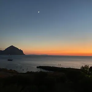 isulidda-holiday-home.sicilyhotelsitaly.net/